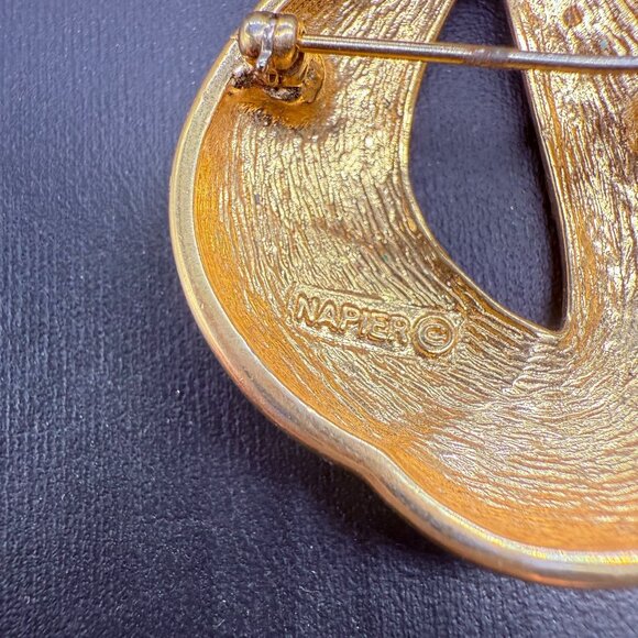 Vintage Napier Openwork Tear Drop Brooch Pin Gold Tone Minimalist Classic Retro - Picture 4 of 5